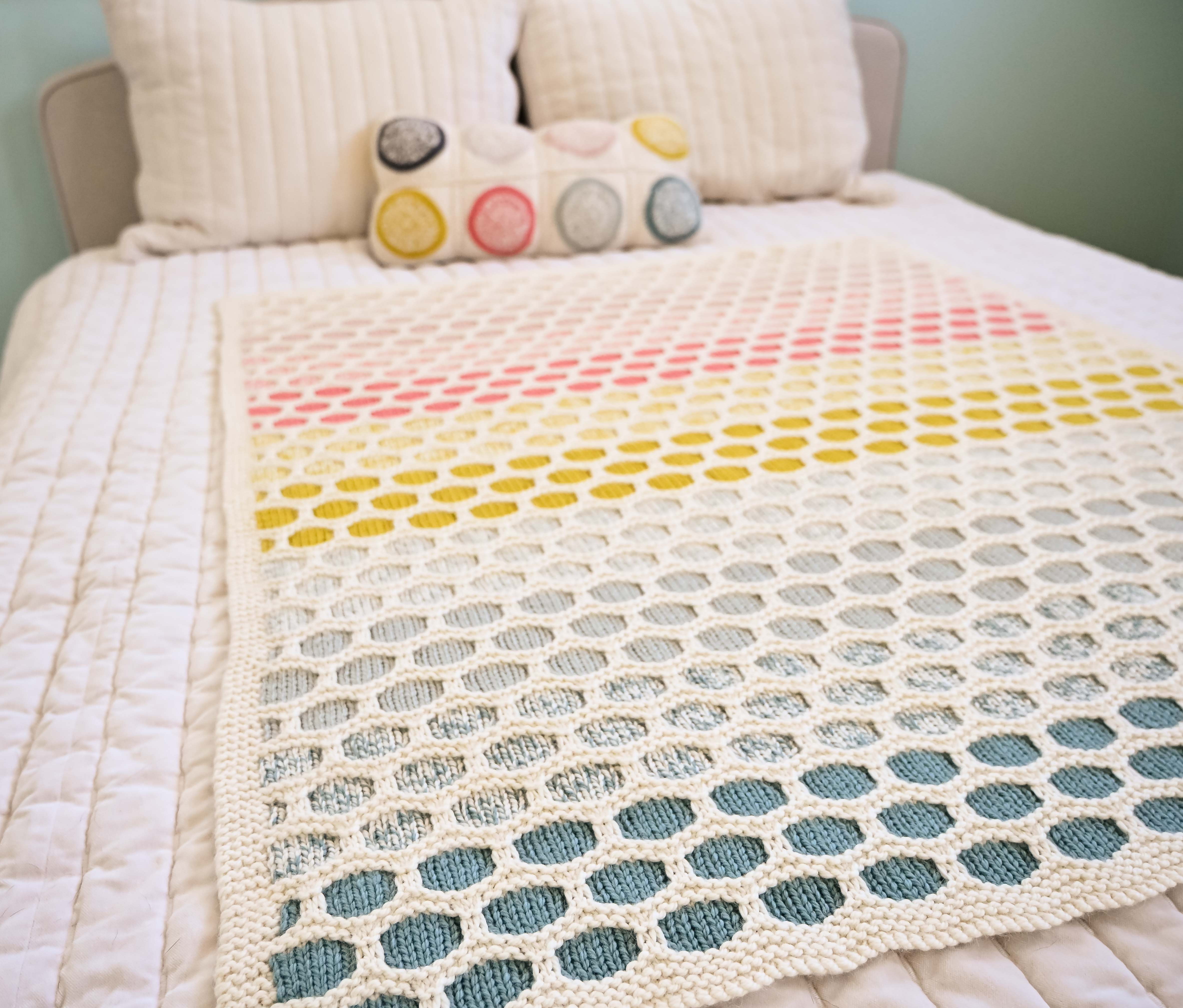 Hachi Blanket Knitting Kit