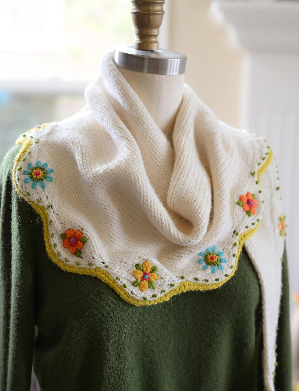 Scallopini Knitting Kit and Embroidery Bundle