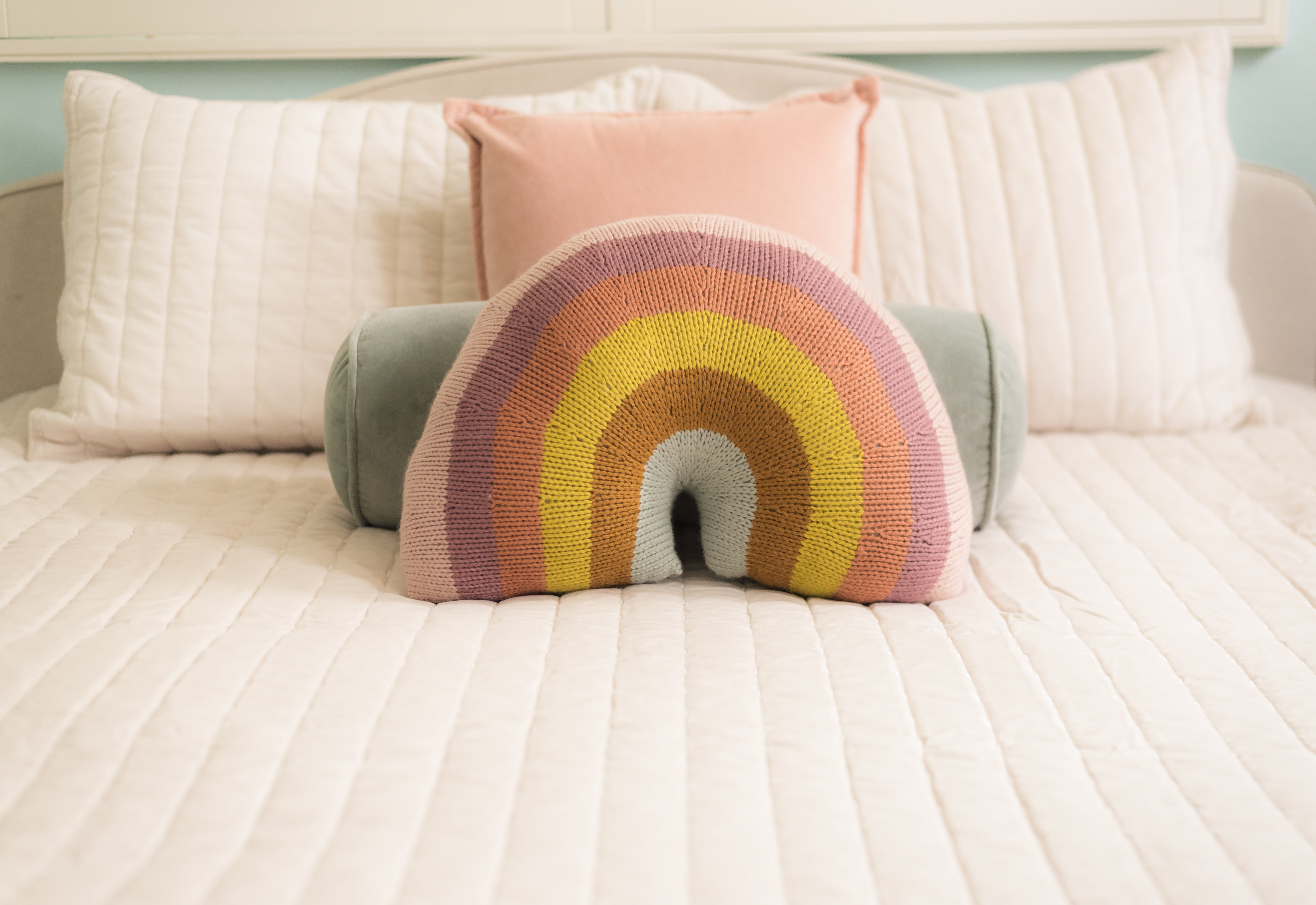Over-the-Rainbow Pillow Knitting Kit