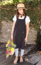 Load image into Gallery viewer, Apron - Linen Cross-back