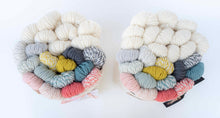 Load image into Gallery viewer, Hachi Blanket Knitting Kit