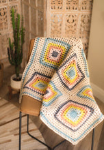 Load image into Gallery viewer, Granny Square Lite Blanket (9-square version) Crochet Kit