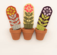 Load image into Gallery viewer, Tussie Mussie Mitten Knitting Kit
