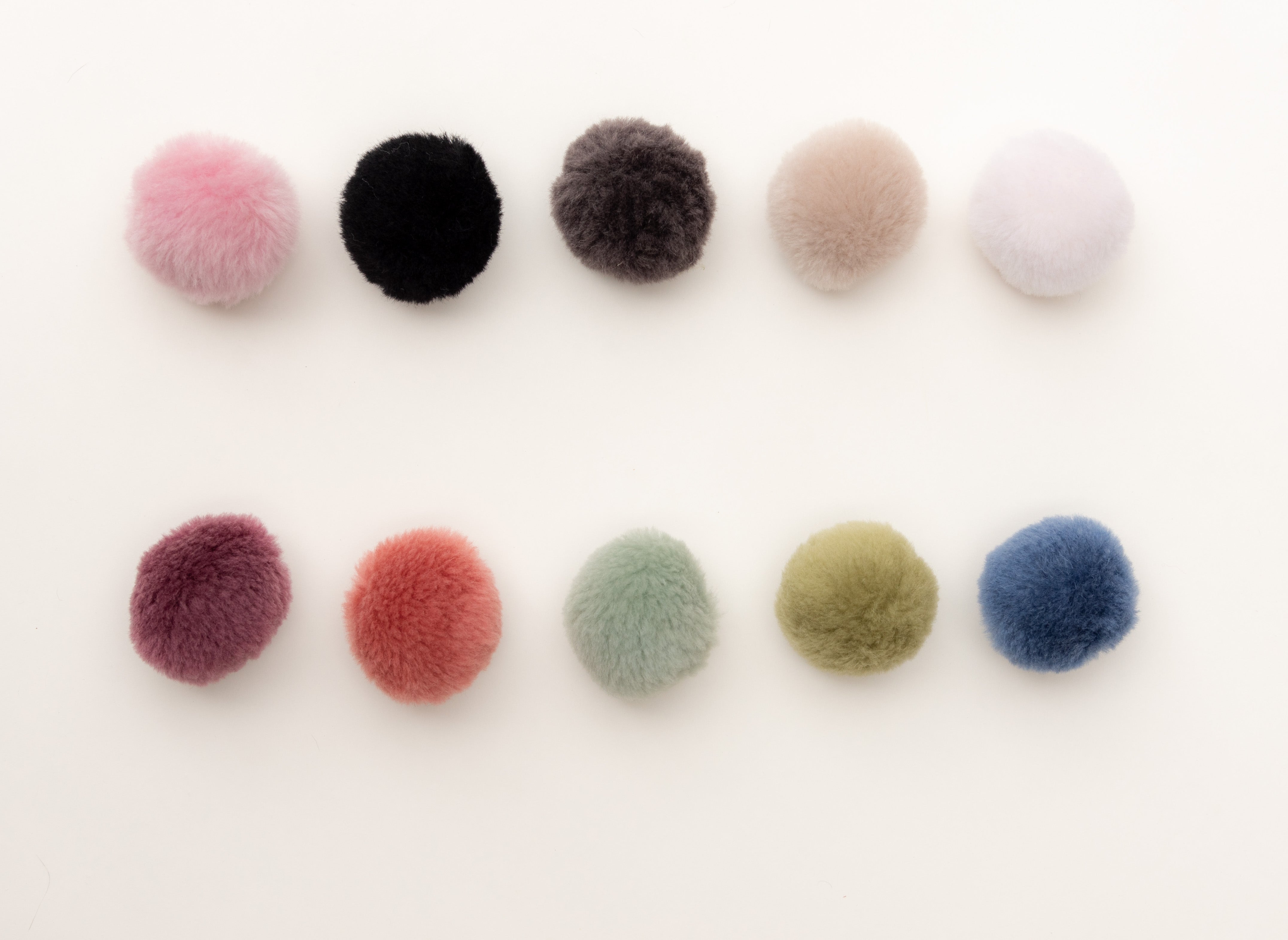 Wholesale Poms: Wool Pom-Pom (8 cm, 2 cards/order)
