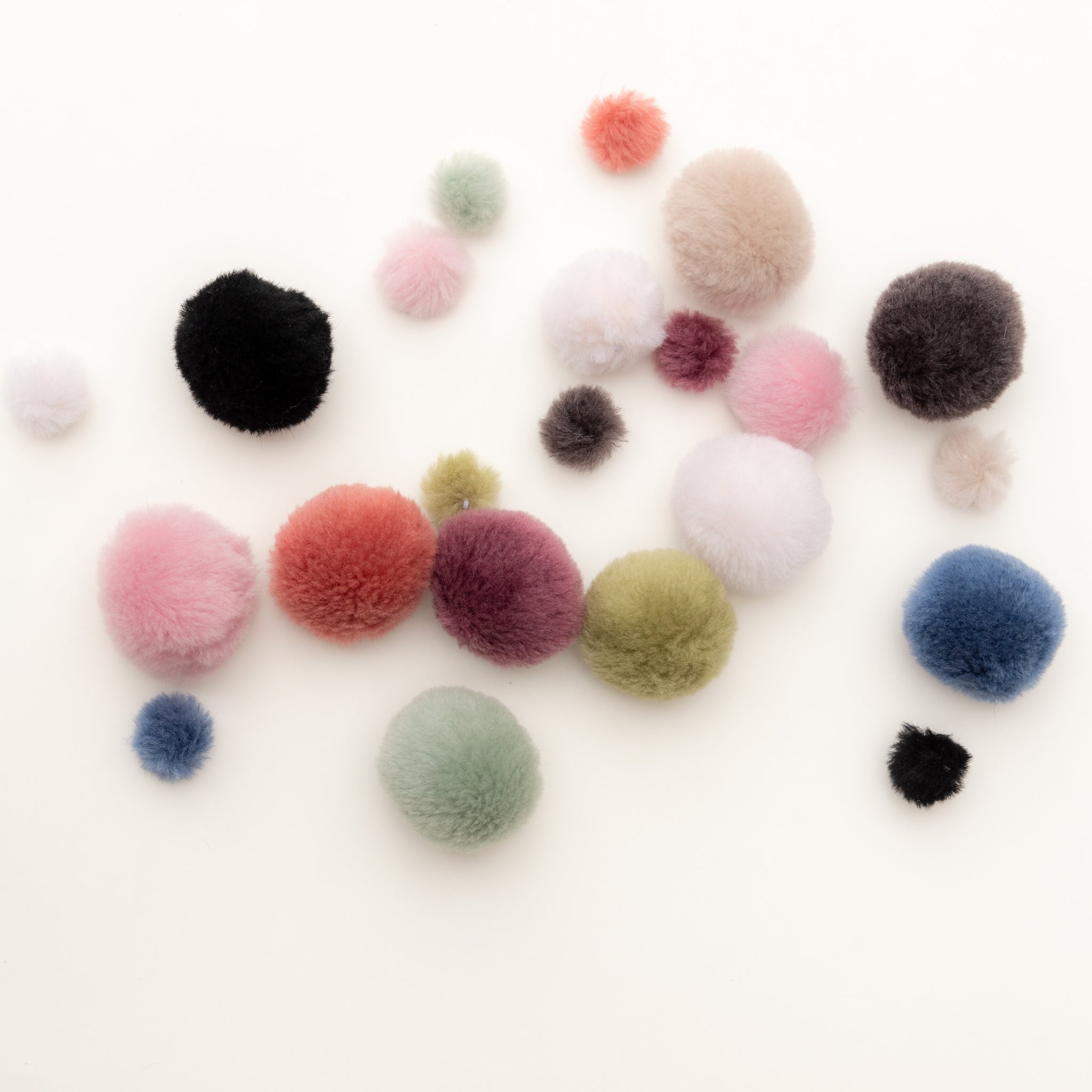 Fluffy Yarn Pom Poms Pick Your Own Colors 1cm 4cm , 80 Assorted Color  Pompoms Tiny Small Wool Pom Poms, Bulk Wholesale Multi Colored 